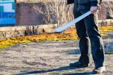 Macheten-Mann streift betrunken durch Görlitz