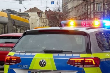 Leipzig: Nach Diebestour in Connewitz: Teenager beleidigt Polizist und zeigt Hitlergruß