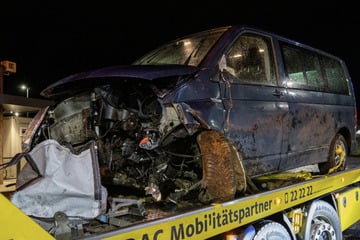 Unfall A1: Mann baut Unfall und flüchtet! Polizei sucht ihn stundenlang