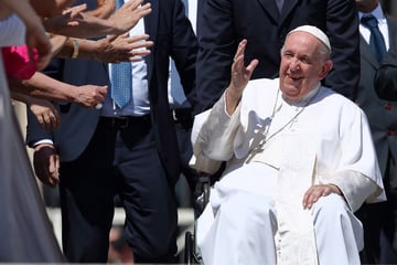 Überstandene Bauch-OP: So geht es Papst Franziskus jetzt