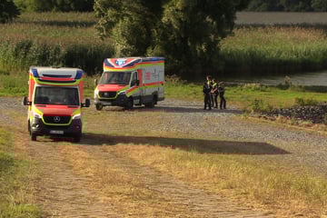 Sportboot kentert auf der Elbe: Zwei Personen im Krankenhaus