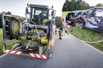 Heftiger Unfall im Dresdner Osten: Senior kracht mit Hyundai in Feldhäcksler