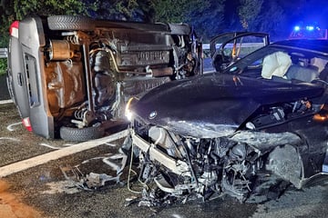 Unfall A5: Todes-Drama auf A5: Mann (†49) rettet sich aus Unfallwrack und wird dann von Auto erfasst