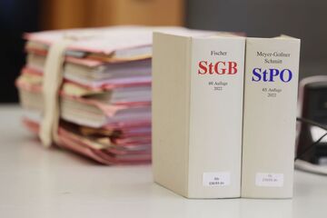 Messerattacke: Immobilienmakler rennt nackt auf die Straße und wird erstochen: Täter eingewiesen