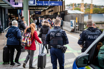 Stuttgart: Drohanruf: Polizei räumt Stuttgarter Hauptbahnhof