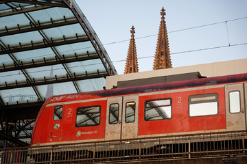 Oberleitungsschaden legt Bahnverkehr zwischen Köln und Düsseldorf lahm