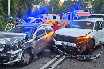 Crash am Neckartor: Sechs Menschen verletzt, darunter zwei Kleinkinder
