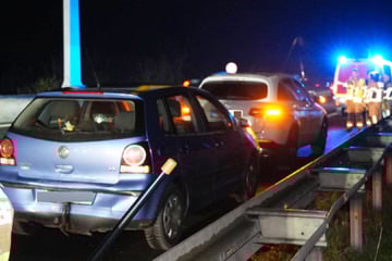 Leipzig: Massen-Karambolage auf der B2: Verengte Fahrbahn löst Chaos aus