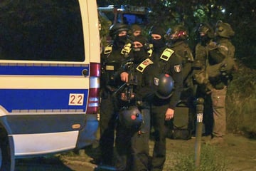 Familien-Drama in Altglienicke? Mann bedroht Frau und Kinder, dann steht das SEK vor der Tür