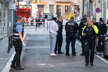 Blutige Messerattacke mitten in Mainz: Bahnhofstraße gesperrt - Feuerwehr muss anrücken