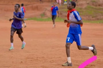 Er hoffte auf Glück: Profi-Fußballer verschluckt Münze und stirbt