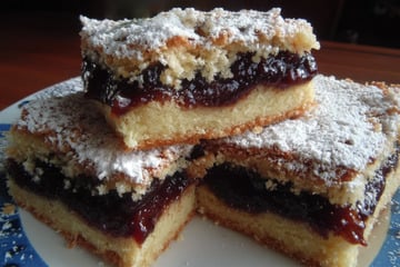 Omas Kuchen mit Pflaumenmus: DDR-Rezept für Pflaumenmuskuchen