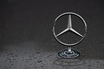 Gewinn-Einbruch über 30 Prozent: Autobauer Mercedes liefert dramatische Zahlen