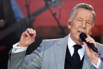 Roland Kaiser sagt Auftritt wegen Verletzung ab! Dieser Sänger ersetzt ihn