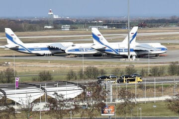 Leipzig: In Leipzig gestrandet: Russen zahlen Millionen Euro an Parkgebühren für Antonow-Frachter