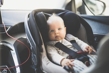 Dramatischer Einsatz: Polizisten retten Baby aus verschlossenem Auto