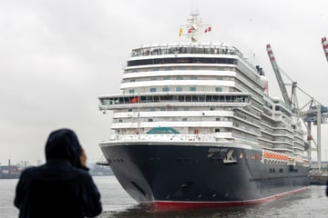 Luxusschiff "Queen Anne" beginnt und endet Weihnachtsreise in Hamburg