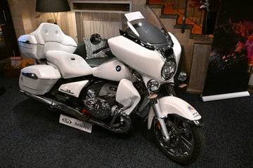 Ein Segen auf Rädern: "Papst-Motorrad" für Mega-Summe versteigert