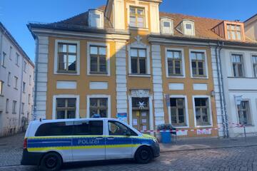 Brand in Potsdamer Trekking-Laden mitten in der Weihnachtsnacht: Drei Verletzte