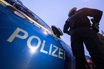 Cologne: Armed robber duo raids Cologne gas station: Employee threatened with knife