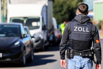 Getarnt hinter Doppelwand: Zoll hebt Drogendepot aus und stellt 636 Kilo Kokain sicher
