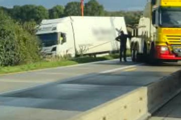 Unfall A1: Lastwagen sorgt für Vollsperrung auf Autobahn: Kurze Zeit später folgt der nächste Lkw-Unfall