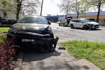 Unfall in Chemnitz: Cupra und Ford krachen zusammen