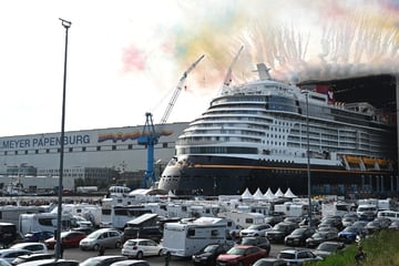 Platz für 4000 Passagiere: Neues Disney-Kreuzfahrtschiff verlässt Baudock