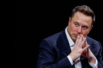 Elon Musk: Tesla approves billions in shares to Elon Musk amid ongoing compensation court case