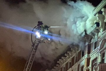 Feuer in Magdeburger Altstadt: Über hundert Kräfte seit Stunden im Einsatz