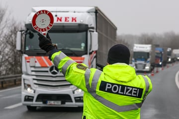 Laster will mit 120 Kilogramm explosiver Ladung durch Sachsen: Zoll stoppt ihn vorher