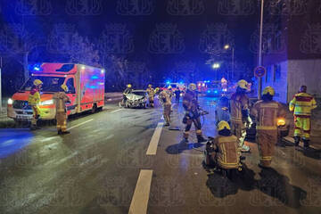 Unfall in Berlin-Charlottenburg: Vier Verletzte bei Frontal-Crash