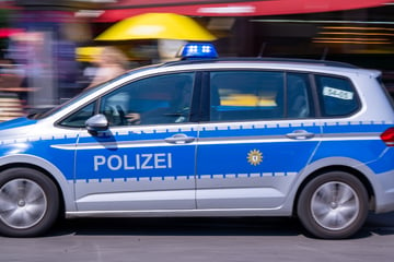 Homophob beleidigt, geschlagen und getreten - Polizei sucht nach drei Männern!