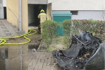 Berlin: Müllraum in Flammen: Zwei Schwerverletzte nach Hochhaus-Brand in Neu-Hohenschönhausen