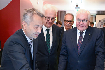 Steinmeier besucht frisch renoviertes Heuss-Haus in Stuttgart