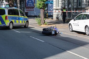 Folgenschwerer Zusammenstoß: Senior nach Crash mit Motorrad in kritischem Zustand