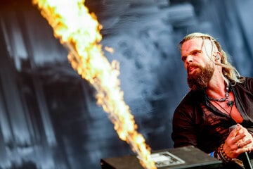 Berlin: Blutdurstiger Weihnachtsmarkt für Metal-Heads: Wacken-Musiker reißen die Charité ab