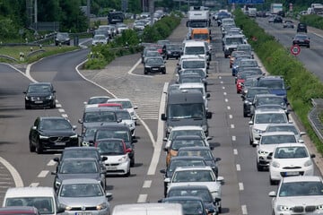 Autobahnen und Züge zu Pfingsten voll: Reisende müssen sich auf Verzögerungen einstellen