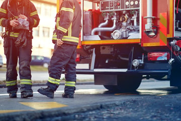 Feuerwehrleute rücken an Silvester aus, kurz danach geht es um Leben und Tod