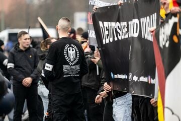 Berlin: Lärm, Parolen und rechte Hetze: Neonazis feiern beim Partei-Sommerfest