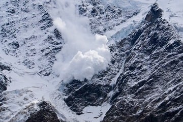 Drama in Österreich: Lawine reißt deutsche Snowboarder mit