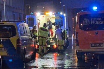 Berlin: Blutige Messerattacke am U-Bahnhof Hellersdorf: 23-Jähriger schwer verletzt