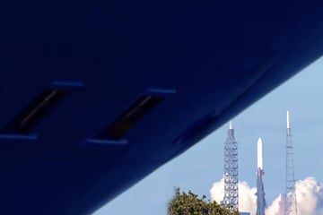 Zuschauer wollen Raketenstart beobachten: Dann verdeckt ihnen ein Gigant die Sicht