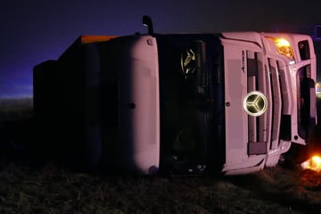 Unfall A61: Unfall auf A61 Richtung Köln: Fahrbahn muss gesperrt werden