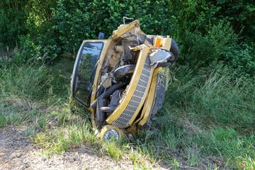 Trabi überschlägt sich in Kurve: Fahrer schwer verletzt