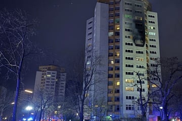 Berlin: Feuer in Spandauer Hochhaus – ein Mensch lebensgefährlich verletzt!