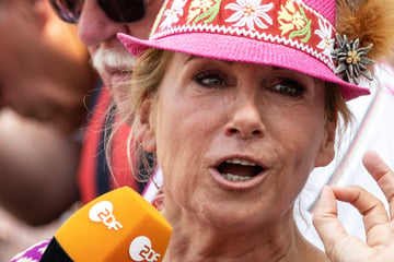 ZDF-Fernsehgarten feiert Oktoberfest, doch Kiwi stöhnt: "Ist das peinlich!"