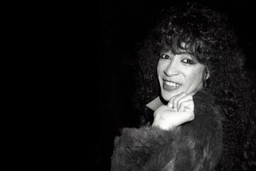 Ronnie Spector: Music world mourns loss of '60s icon