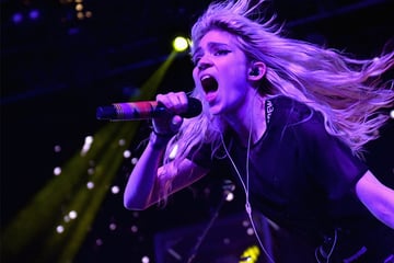 Grimes stuns fans with radical new face tattoo: "It's my fave tat"