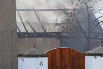 Leipzig: Scheune brennt in sächsischem Dorf nieder: Polizei findet Leiche im Brandschutt